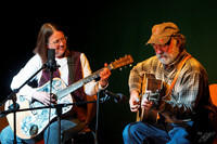 2009-05-12 - Looping Brothers _ Wayne Henderson & Helen White - C4478.jpg